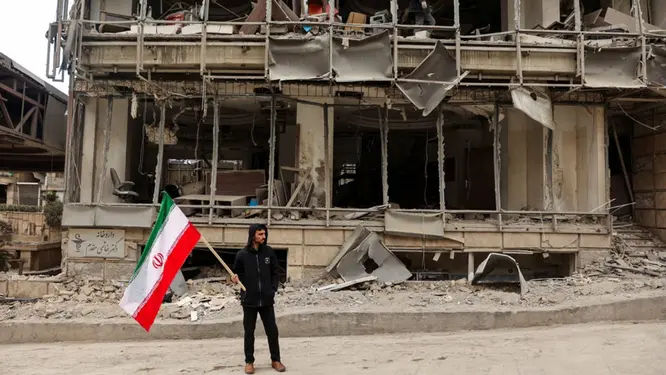 ইরাণে বিদ্যুৎকেন্দ্রে হামলার হুমকি: যুক্তরাষ্ট্র কি ‘যুদ্ধাপরাধী’ হতে চলেছে?