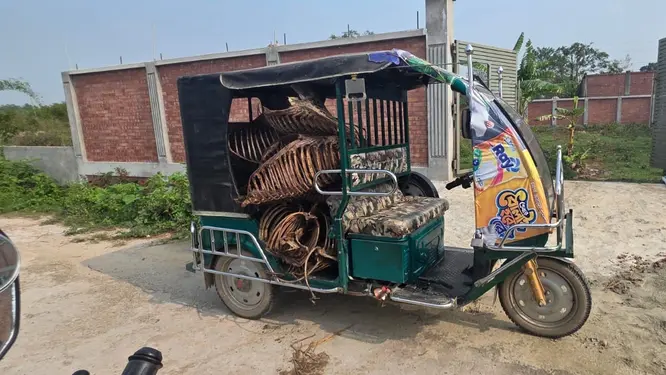 পূর্বাচলে রাতের আঁধারে যা সস্তা মাংস ভেবে কিনছেন, জানলে চমকে উঠবেন!