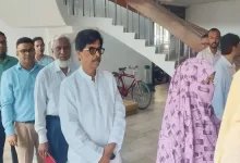 আইন মেনে লিফটে চড়লেন মন্ত্রী, অবাক সচিবালয়ের সকলে!