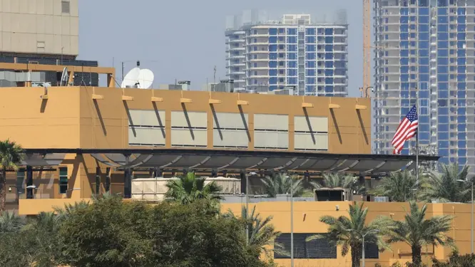 বাগদাদে চরম উত্তেজনা! যেকোনো মুহূর্তে হামলা, দূতাবাস ছাড়ার নির্দেশ!