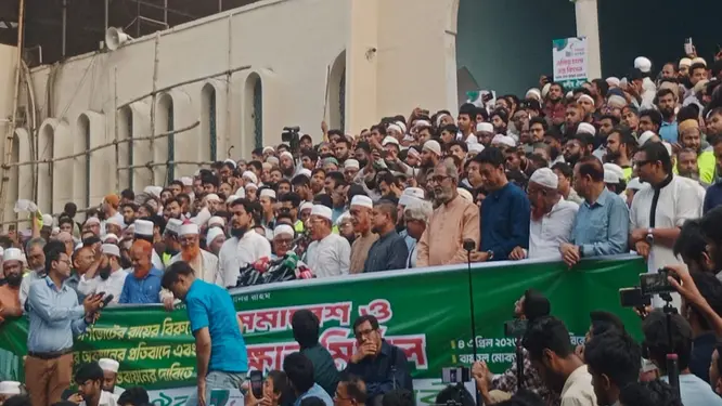 বায়তুল মোকাররমে যা ঘটল! বিপুল জনসমাগমে উত্তাল সমাবেশ