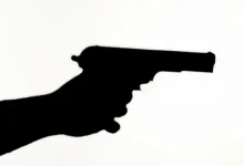 নয়াবাজারে যুবদল কর্মীকে গুলি: এলাকায় আতঙ্ক, কে এই হামলাকারী?