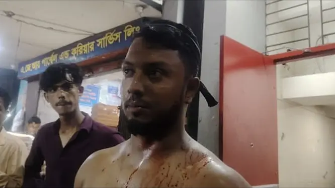 কারওয়ান বাজারে চাঁদাবাজদের তাণ্ডব! ব্যবসায়ীদের রক্তে ভিজল মাটি, এলাকায় তীব্র আতঙ্ক!