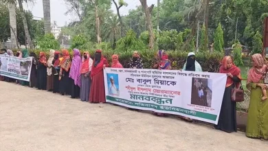 যুবদল নেতাকে পেটালেন বিএনপি নেতা! জানলে চমকে উঠবেন