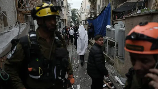 ইসরাইলে ইরানের ভয়াবহ হামলা! ১৪ জন গুরুতর আহত, নতুন আতঙ্ক