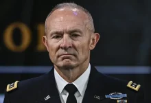 বিশ্বাস হচ্ছে না! হঠাৎ বরখাস্ত মার্কিন সেনাপ্রধান, কারণ জানলে চমকে উঠবেন