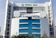 শেষ পর্যন্ত যা ঘটল! দুর্নীতির দায়ে বরখাস্ত কর্মকর্তা যে কৌশলে বাঁচলেন