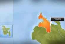 দেবীগঞ্জে যা ঘটল রাতে… ট্রাক্টর-ইজিবাইকের সংঘর্ষে মাদ্রাসাছাত্রের নিথর দেহ পড়ে রইল রাস্তায়!