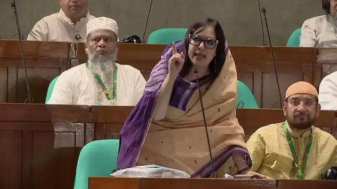 নারী সহকর্মীদের নিয়ে কুৎসিত মন্তব্য: স্পিকারের কাছে বিচার চাইলেন এমপি রুমিন