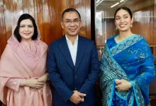 প্রধানমন্ত্রীর হঠাৎ সিনেমা হলে যাওয়া, সাথে কে কে ছিলেন?