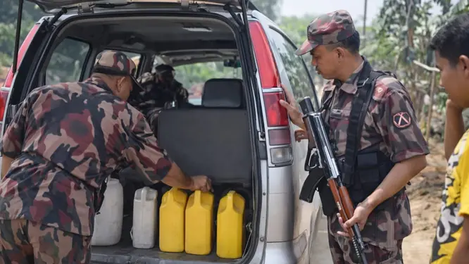 সীমান্তে বিজিবি'র কড়া পাহারা! বিপুল পরিমাণ জ্বালানি তেল পাচার রুখতে যা করছে তারা