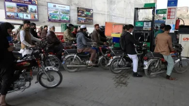 ইরান যুদ্ধের দাম! পাকিস্তানে জ্বালানির দাম এক লাফে আকাশছোঁয়া, যা ঘটল রাতে!