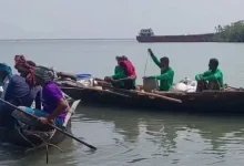 বনদস্যু আতঙ্ক! ১৪ দিনের জন্য জীবনের ঝুঁকি নিয়ে সুন্দরবনে মধু আহরণ শুরু