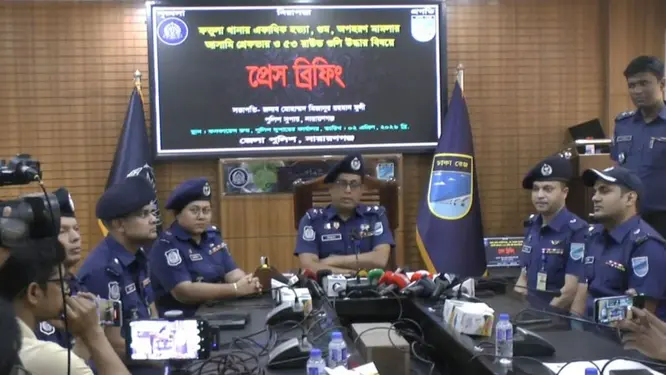 রাজধানীর পাশে এই কী ঘটল! বাবা-ছেলে একসঙ্গে গ্রেপ্তার, উদ্ধার হলো বিপুল পরিমাণ গুলি!