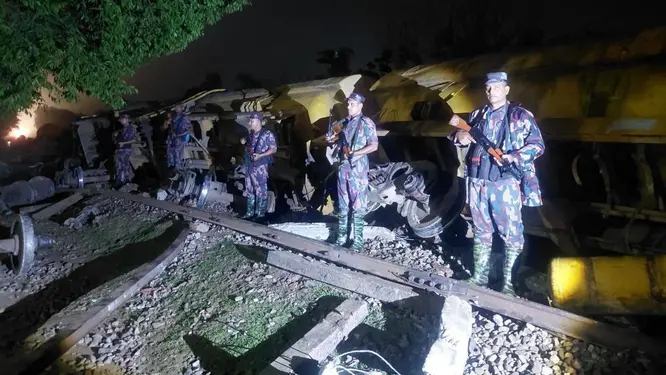 মাধবপুরে তেলবাহী ট্রেন লাইনচ্যুত, সিলেট যোগাযোগ বন্ধ: যা ঘটল রাতে!