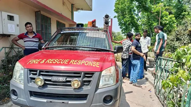 সরকারি গাড়ি নিয়ে পাম্পে হানা, ফায়ার সার্ভিসের ৫ কর্মী যা করে ধরা খেলেন!