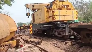 ১৮ ঘণ্টা পর স্বাভাবিক ট্রেন যোগাযোগ: যা ঘটল সিলেট পথে!