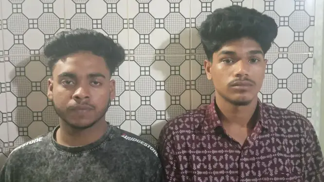 থামানো গেল না! স্ত্রীর সামনে স্বামীকে কুপিয়ে পালানোর পর যা হলো...