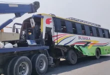 নলকায় বাসের ধাক্কা, মুহূর্তেই শেষ ৩ প্রাণ! এলাকায় চাঞ্চল্য